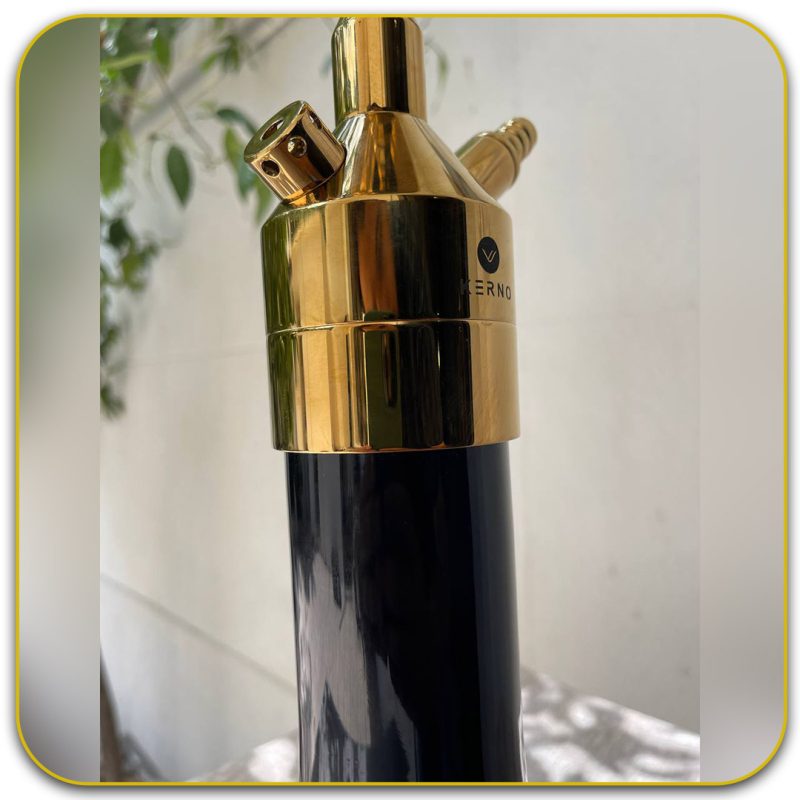 کرنو مونیخ طلایی با تنگ مشکی بدنه